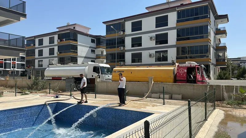 Tankerle yüzme havuzu doldurma